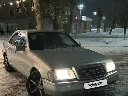 Mercedes-Benz C 180 1995 года за 2 500 000 тг. в Кокшетау – фото 2