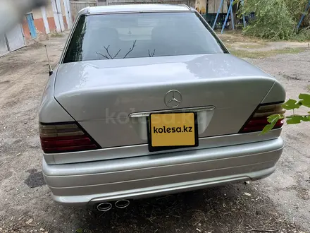 Mercedes-Benz E 320 1994 года за 3 300 000 тг. в Тараз – фото 4