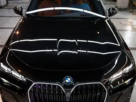 BMW i7 2023 года за 91 000 000 тг. в Алматы – фото 2