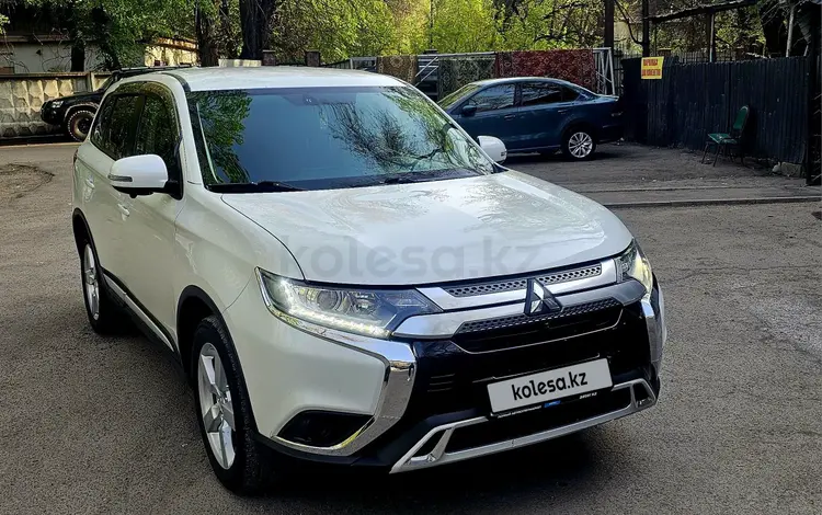 Mitsubishi Outlander 2020 годаүшін9 999 999 тг. в Алматы