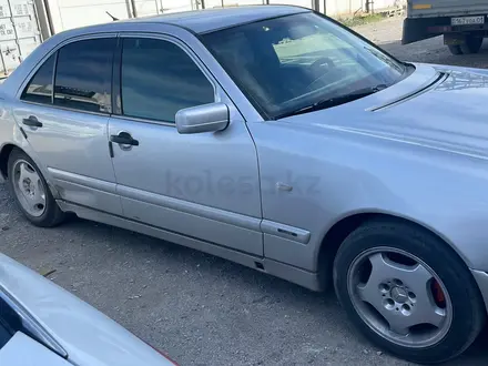 Mercedes-Benz E 280 1997 года за 1 800 000 тг. в Астана
