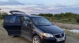 Volkswagen Touran 2007 года за 4 000 000 тг. в Алматы – фото 3