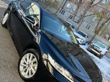 Toyota Camry 2023 года за 17 500 000 тг. в Петропавловск – фото 20