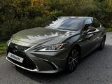Lexus ES 300h 2022 года за 21 000 000 тг. в Усть-Каменогорск