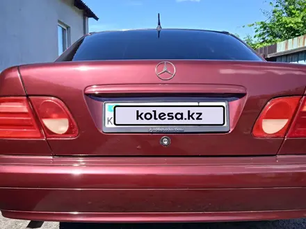 Mercedes-Benz E 230 1997 года за 2 600 000 тг. в Караганда – фото 6