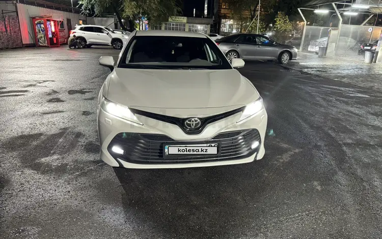 Toyota Camry 2019 года за 12 000 000 тг. в Алматы