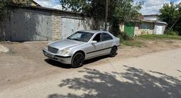 Mercedes-Benz C 200 2001 года за 2 100 000 тг. в Караганда – фото 2