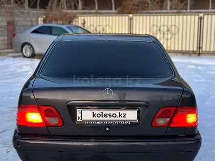 Mercedes-Benz E 230 1996 года за 2 300 000 тг. в Алматы – фото 5