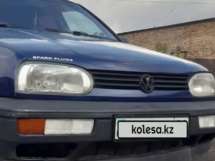 Volkswagen Golf 1994 года за 1 400 000 тг. в Сарань – фото 3