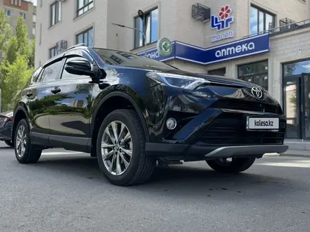 Toyota RAV4 2019 года за 13 300 000 тг. в Уральск – фото 31