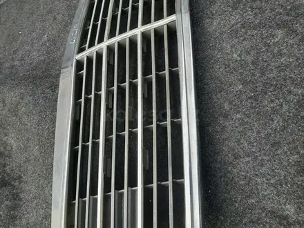 Оригинальная решетка радиатора Мерседес 202 Mercedes W202 за 25 000 тг. в Семей – фото 2