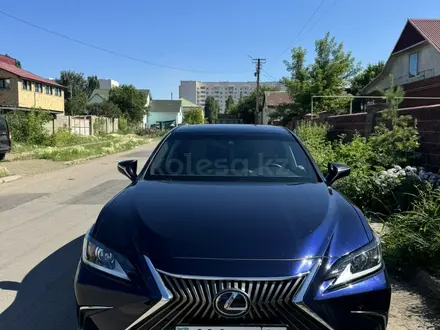 Lexus ES 350 2020 года за 28 500 000 тг. в Астана