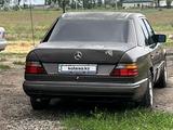 Mercedes-Benz E 230 1992 года за 1 300 000 тг. в Алматы – фото 2