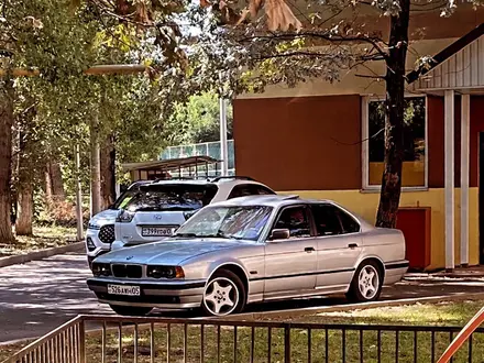 BMW 520 1994 года за 2 500 000 тг. в Алматы