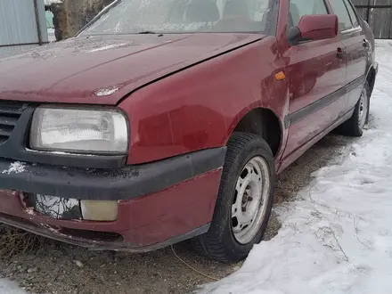 Volkswagen Vento 1995 года за 350 000 тг. в Семей