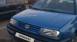 Volkswagen Vento 1993 года за 1 350 000 тг. в Уральск – фото 2