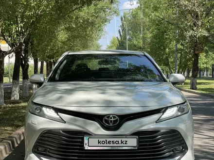 Toyota Camry 2018 года за 13 000 000 тг. в Астана – фото 15