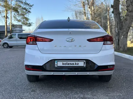 Hyundai Elantra 2019 года за 9 700 000 тг. в Караганда – фото 9