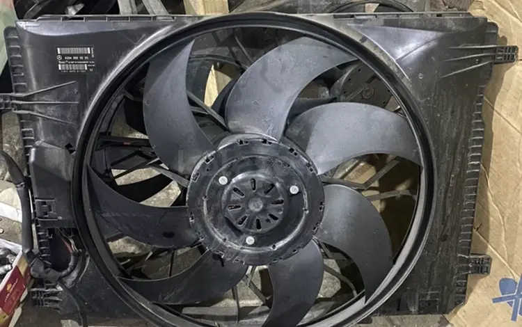 W204 диффузор (вентилятор) за 15 863 тг. в Алматы