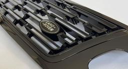 Решетка радиатора рестайлинг Range Rover Land Rover 405 2013 + за 95 000 тг. в Алматы – фото 2