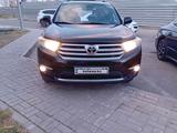 Toyota Highlander 2012 года за 11 600 000 тг. в Астана
