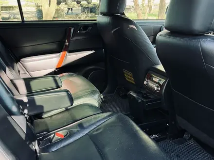 Toyota Highlander 2012 года за 11 600 000 тг. в Астана – фото 28