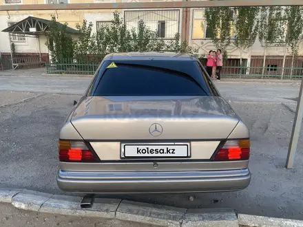 Mercedes-Benz E 230 1991 года за 1 400 000 тг. в Кызылорда – фото 24