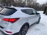 Hyundai Santa Fe 2017 года за 11 300 000 тг. в Алматы – фото 4