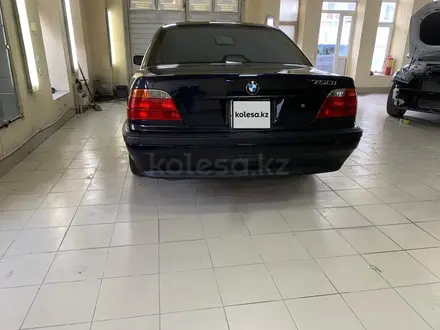 BMW 735 1999 года за 5 800 000 тг. в Алматы