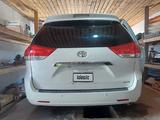 Toyota Sienna 2013 года за 9 000 000 тг. в Уральск – фото 2