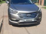 Hyundai Santa Fe 2018 годаүшін8 500 000 тг. в Алматы