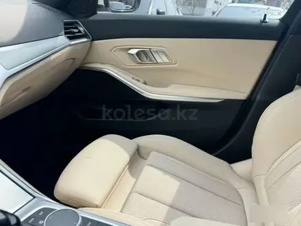 BMW 320 2022 года за 15 672 000 тг. в Алматы – фото 15