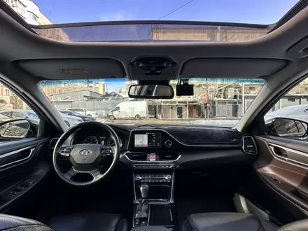 Hyundai Grandeur 2017 года за 11 900 000 тг. в Алматы – фото 17