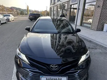 Toyota Camry 2020 года за 13 500 000 тг. в Шымкент