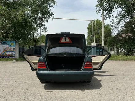 Mercedes-Benz E 230 1996 года за 1 250 000 тг. в Алматы – фото 4