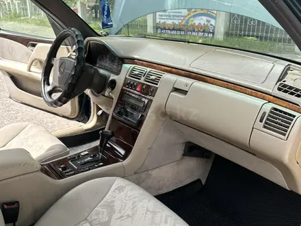 Mercedes-Benz E 230 1996 года за 1 250 000 тг. в Алматы – фото 10