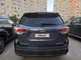 Toyota Highlander 2015 года за 11 000 000 тг. в Актобе – фото 4