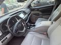 Toyota Highlander 2015 годаүшін11 000 000 тг. в Актобе – фото 9