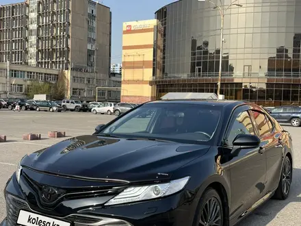 Toyota Camry 2018 года за 14 000 000 тг. в Алматы – фото 22