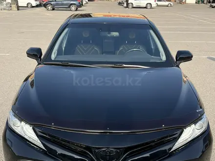 Toyota Camry 2018 года за 14 000 000 тг. в Алматы – фото 9
