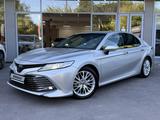 Toyota Camry 2020 года за 15 500 000 тг. в Шымкент – фото 3