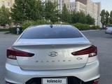 Hyundai Elantra 2018 года за 5 600 000 тг. в Шымкент – фото 4