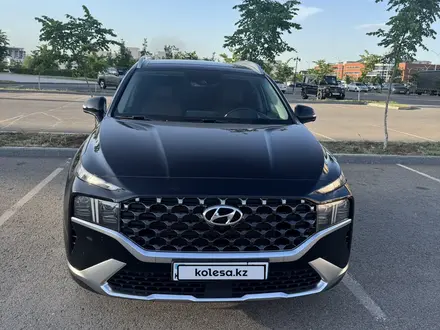 Hyundai Santa Fe 2023 года за 16 800 000 тг. в Астана