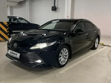 Toyota Camry 2020 года за 12 100 000 тг. в Астана – фото 2