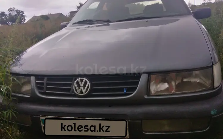 Volkswagen Passat 1994 годаfor1 300 000 тг. в Кокшетау