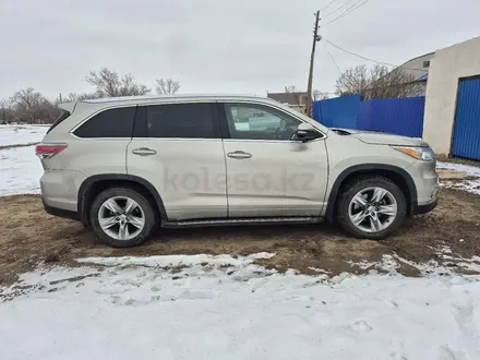 Toyota Highlander 2014 года за 13 000 000 тг. в Уральск – фото 3