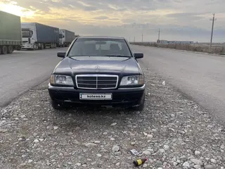 Mercedes-Benz C 240