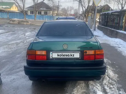 Volkswagen Vento 1995 года за 1 000 000 тг. в Алматы – фото 3