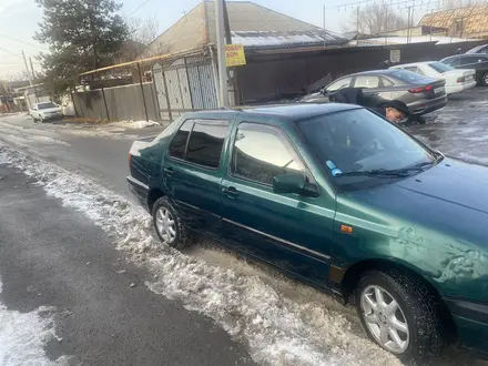 Volkswagen Vento 1995 года за 1 000 000 тг. в Алматы