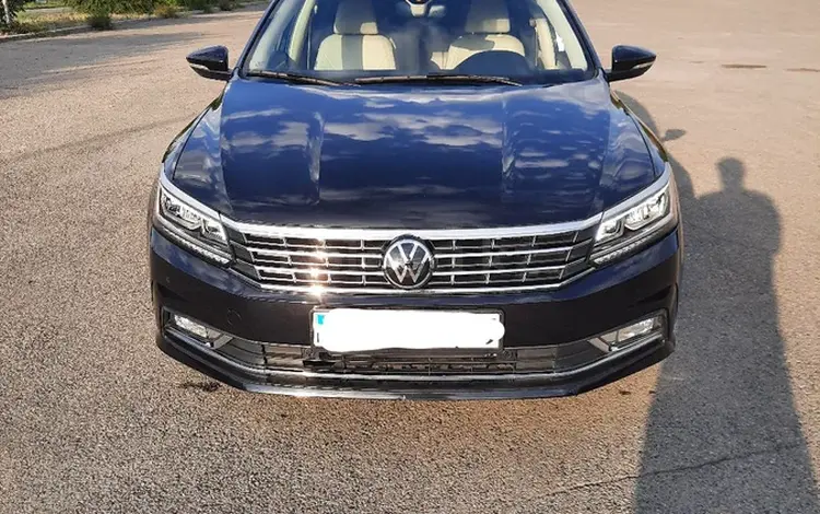 Volkswagen Passat 2017 года за 8 300 000 тг. в Алматы